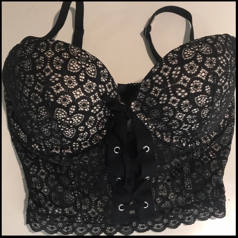 Victoria Secrets Lace, Lightly Padded Demi 32 DD